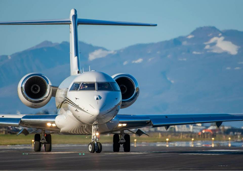 Jet privé sur le tarmac